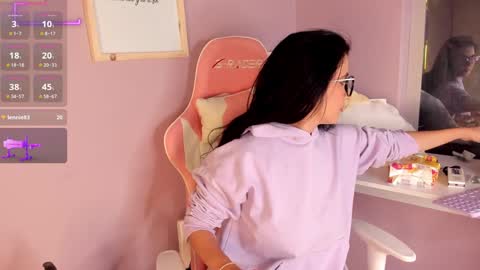 leila williams online show from 01/25/25, 04:02