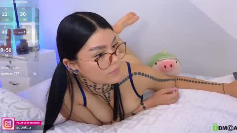 Dalia online show from 02/23/25, 01:02