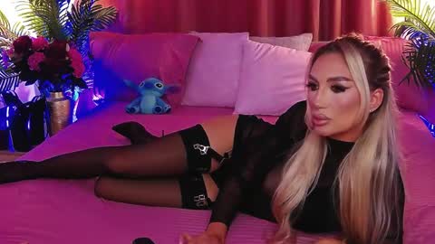 DalidaSelena online show from 06/05/26, 04:24