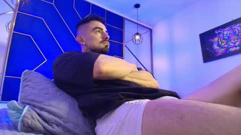 Dallas whitee online show from 03/03/26, 08:04