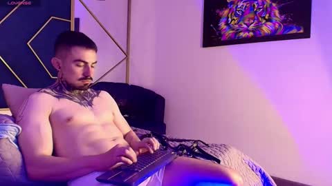 Dallas whitee online show from 03/12/26, 07:31