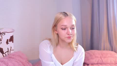 Snapshot of dallass_and_vegas chatting on 06/02/26, 04:31 Call me Soffi online show from 06/02/26, 04:31