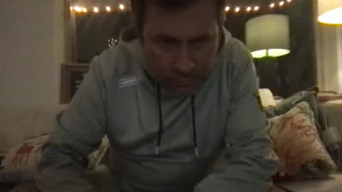 Snapshot of dalycummingsiii chatting on 11/26/25, 06:03 dalycummingsiii online show from 11/26/25, 06:03