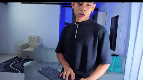 damar_felipe online show from 02/11/25, 02:03