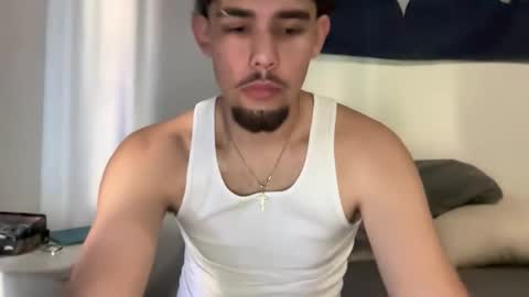 Snapshot of damiam_xj chatting on 10/31/25, 04:41 damiam xj online show from 10/31/25, 04:41