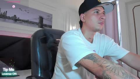 DAMIAN online show from 04/11/26, 02:32