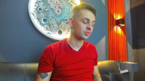 Snapshot of damian__oliver chatting on 12/03/24, 05:20 Damian Oliver online show from 12/03/24, 05:20