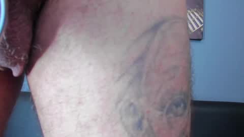 Snapshot of damian__oliver chatting on 03/06/25, 04:08 Damian Oliver online show from 03/06/25, 04:08