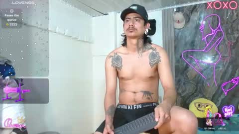 Snapshot of damian_and_camerum chatting on 06/11/26, 02:53 damian_and_camerum online show from 06/11/26, 02:53