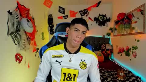 Damian online show from 10/27/25, 03:10