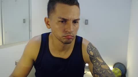 Snapshot of damian_muscle chatting on 09/21/25, 10:55 Damian online show from 09/21/25, 10:55