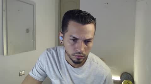 Snapshot of damian_muscle chatting on 10/13/25, 05:02 Damian online show from 10/13/25, 05:02