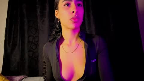Snapshot of damian_n_lissa chatting on 06/22/26, 02:13 damian_n_lissa online show from 06/22/26, 02:13
