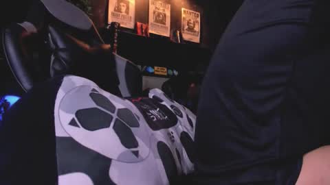 Daamiancox online show from 12/20/25, 09:55