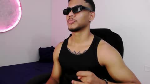 instagram damiannreed. online show from 02/11/26, 01:32