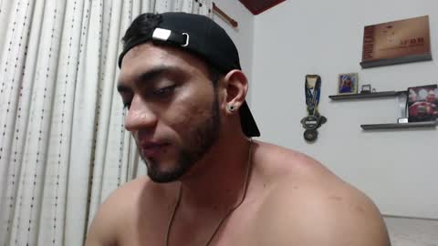 Snapshot of damiannstonexxx chatting on 04/19/26, 09:06 Danny online show from 04/19/26, 09:06
