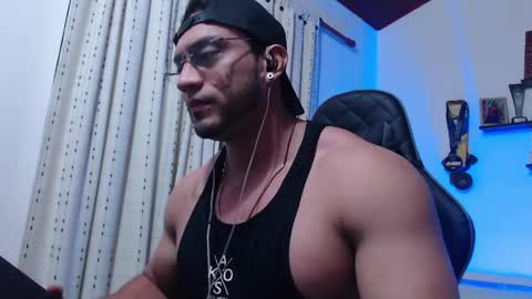 Snapshot of damiannstonexxx chatting on 05/21/26, 03:13 Danny online show from 05/21/26, 03:13
