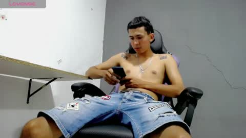 damien_444 online show from 04/05/26, 08:28