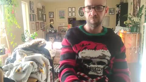 damien_mace online show from 12/25/24, 02:34