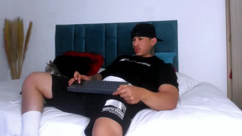 INSTAGRAM  DAMMIANMILLEROFICIAL online show from 11/12/25, 03:29