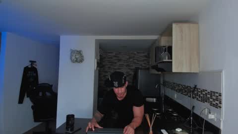 INSTAGRAM  DAMMIANMILLEROFICIAL online show from 02/26/26, 11:42