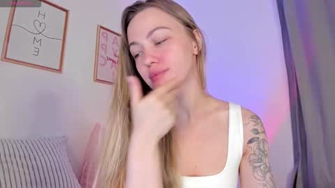 Snapshot of damn_cutie chatting on 01/19/26, 12:31 Tiana online show from 01/19/26, 12:31