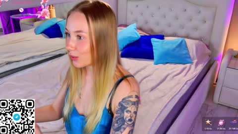 Snapshot of damn_emilia chatting on 12/02/25, 06:14 Emilia online show from 12/02/25, 06:14