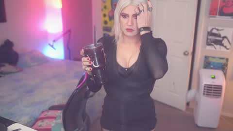 Snapshot of damngina39 chatting on 10/05/25, 06:23 damngina39 online show from 10/05/25, 06:23