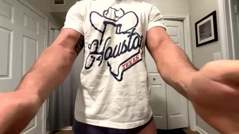 Snapshot of damnimhandsome25 chatting on 02/05/25, 04:47 Clyde online show from 02/05/25, 04:47