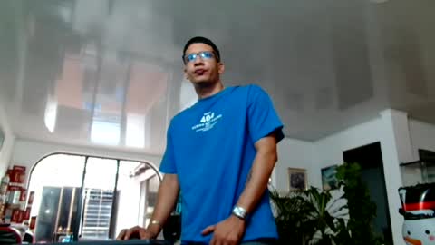 Snapshot of damyan_2003 chatting on 07/12/26, 03:03 damyan_2003 online show from 07/12/26, 03:03