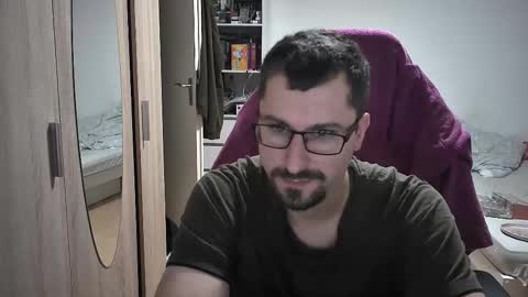 Snapshot of dan_the_man405 chatting on 10/28/25, 07:38 King Dan online show from 10/28/25, 07:38