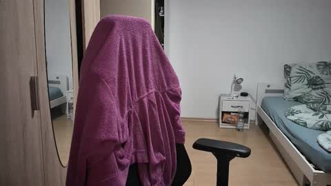 Snapshot of dan_the_man405 chatting on 10/29/25, 07:59 King Dan online show from 10/29/25, 07:59