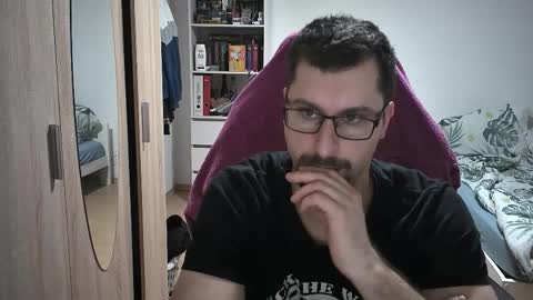 Snapshot of dan_the_man405 chatting on 10/30/25, 07:58 King Dan online show from 10/30/25, 07:58