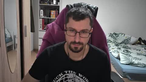 Snapshot of dan_the_man405 chatting on 11/02/25, 08:44 King Dan online show from 11/02/25, 08:44