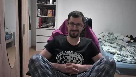 Snapshot of dan_the_man405 chatting on 11/03/25, 07:37 King Dan online show from 11/03/25, 07:37