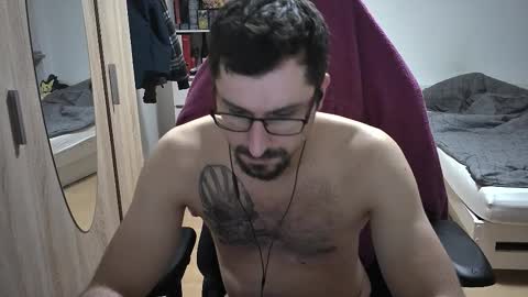 Snapshot of dan_the_man405 chatting on 11/30/25, 08:46 King Dan online show from 11/30/25, 08:46