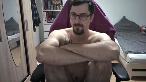 Snapshot of dan_the_man405 chatting on 12/04/25, 07:44 King Dan online show from 12/04/25, 07:44