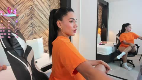 D A N A  online show from 05/19/26, 07:20