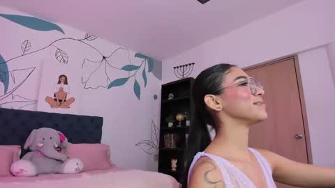 dana_paula online show from 10/11/25, 01:53