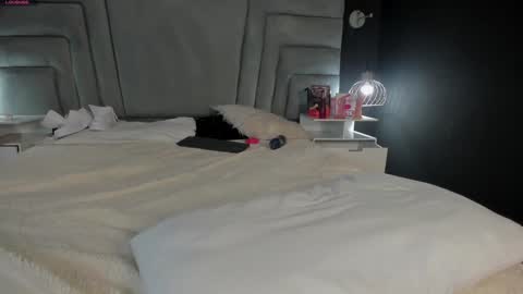    online show from 01/25/25, 08:53