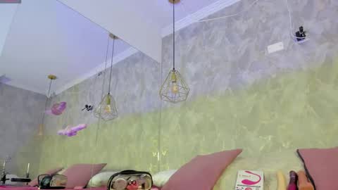    online show from 11/06/25, 09:37