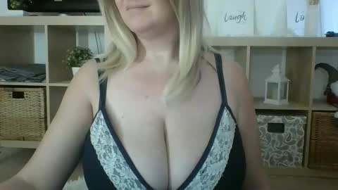 DanaHotMILF online show from 02/13/25, 10:55