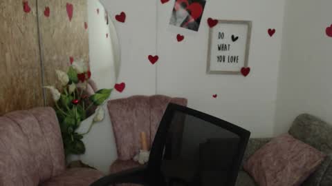 danalaleska online show from 10/21/25, 06:25