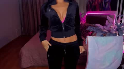 DanaMiers online show from 11/08/25, 05:18