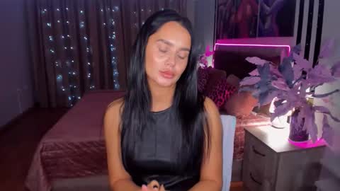 DanaMiers online show from 11/21/25, 04:44