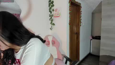 danay_01 online show from 01/22/25, 12:27