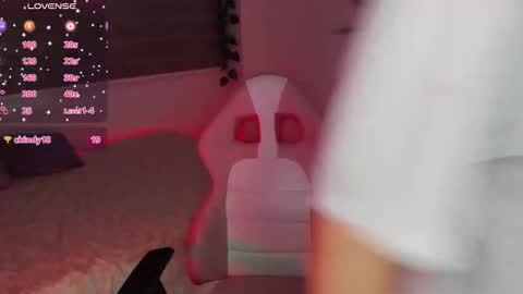 danay_01 online show from 10/23/25, 11:35