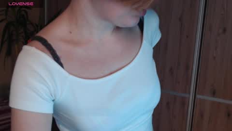 danbie_leen online show from 02/21/25, 12:06