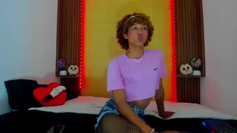 Snapshot of dandywolf_ chatting on 03/11/25, 01:16 Dandy wolf online show from 03/11/25, 01:16