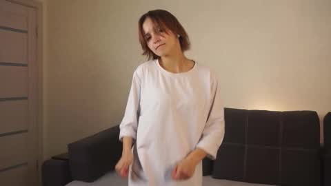 Elvi online show from 11/08/25, 05:45